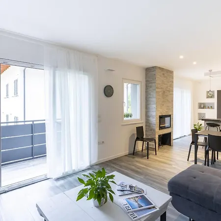 Apartment Residenza The Rock Torbole Sul Garda