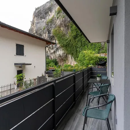 Residenza The Rock Apartment Torbole Sul Garda